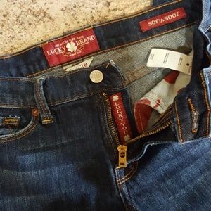 Lucky Brand dark wash Jeans